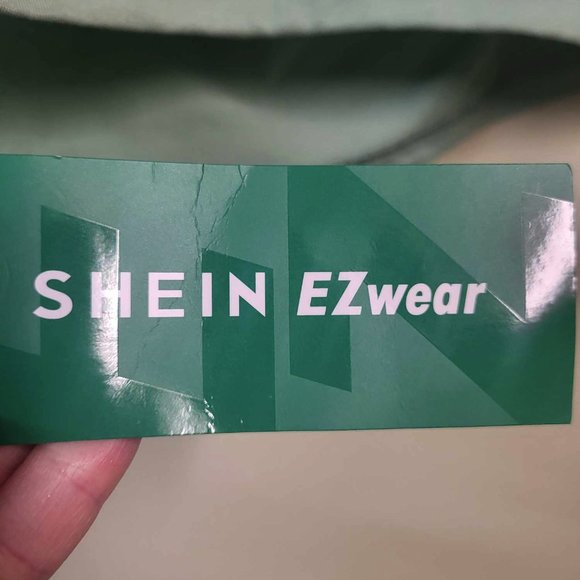 NWT SHEIN EZ Wear Crop Top Size Large - Picture 6 of 9
